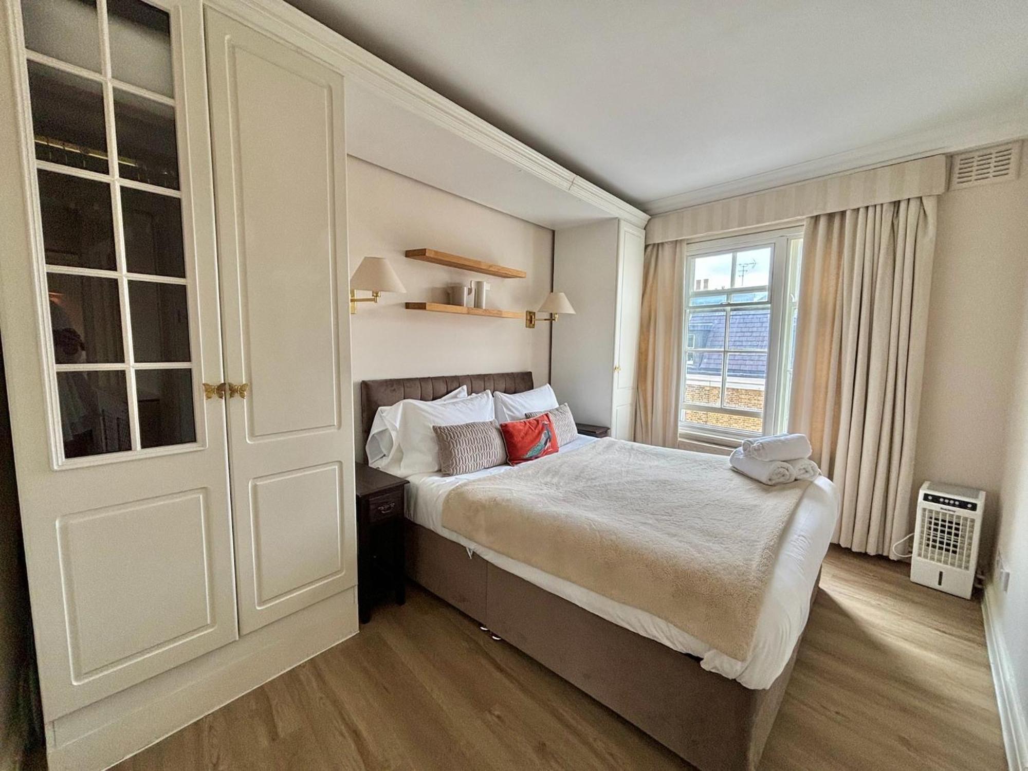 The Mozart By Sloane Square Apartment